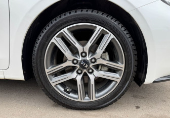Подержанный автомобиль Kia K3 Sedan 2020 года (12 фото)