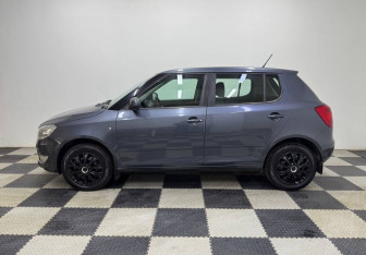 Подержанный автомобиль Skoda Fabia Hatchback 2012 года (8 фото)