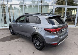 Подержанный автомобиль Kia Rio Hatchback 2018 года (6 фото)