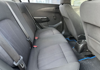 Подержанный автомобиль Chevrolet Aveo Sedan 2013 года (11 фото)