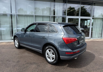 Подержанный автомобиль Audi Q5 2010 года (7 фото)