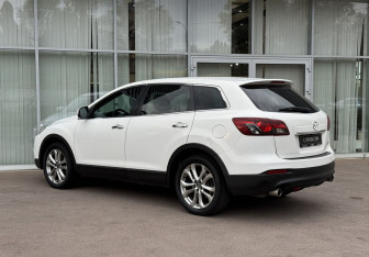 Подержанный автомобиль Mazda CX-9 2013 года (7 фото)