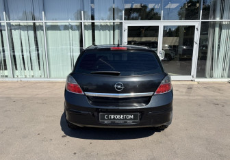 Подержанный автомобиль Opel Astra Hatchback 2012 года (6 фото)