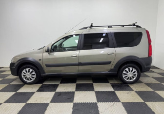 Подержанный автомобиль LADA (ВАЗ) Largus Wagon 2017 года (8 фото)