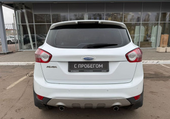 Подержанный автомобиль Ford Kuga 2010 года (6 фото)