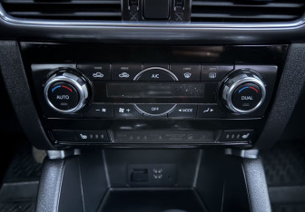 Подержанный автомобиль Mazda CX-5 2016 года (14 фото)