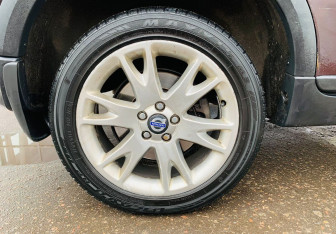 Подержанный автомобиль Volvo XC90 2006 года (12 фото)