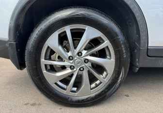 Подержанный автомобиль Nissan X-Trail 2017 года (12 фото)