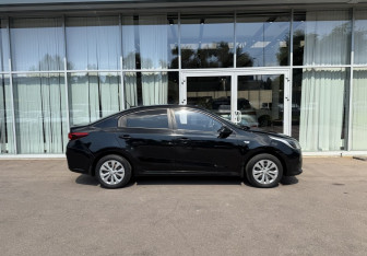 Подержанный автомобиль Kia Rio Sedan 2018 года (4 фото)