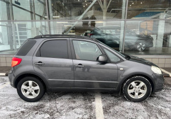 Подержанный автомобиль Suzuki SX4 Hatchback 2010 года (4 фото)