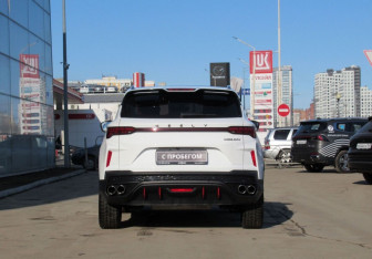 Подержанный автомобиль Geely Coolray 2024 года (6 фото)