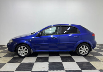 Подержанный автомобиль Chevrolet Lacetti Hatchback 2004 года (8 фото)
