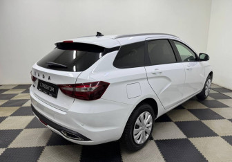 Подержанный автомобиль LADA (ВАЗ) Vesta Wagon 2023 года (5 фото)