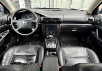 Подержанный автомобиль Volkswagen Passat Sedan 2001 года (9 фото)