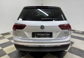 Подержанный автомобиль Volkswagen Tiguan 2017 года (6 фото)