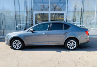 Подержанный автомобиль Skoda Octavia Liftback 2017 года (8 фото)