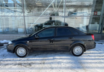 Подержанный автомобиль Daewoo Gentra Sedan 2013 года (8 фото)