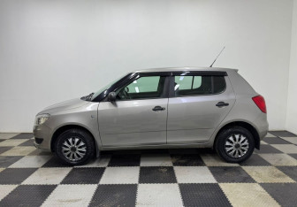 Подержанный автомобиль Skoda Fabia Hatchback 2011 года (8 фото)