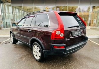 Подержанный автомобиль Volvo XC90 2006 года (7 фото)