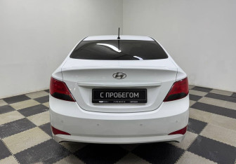 Подержанный автомобиль Hyundai Solaris Sedan 2014 года (6 фото)