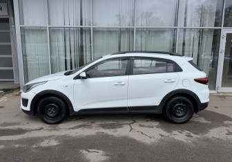 Подержанный автомобиль Kia Rio Hatchback 2018 года (8 фото)