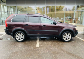 Подержанный автомобиль Volvo XC90 2006 года (4 фото)
