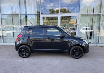 Подержанный автомобиль Suzuki Swift Hatchback 2008 года (4 фото)