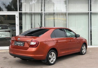 Подержанный автомобиль Skoda Rapid Liftback 2017 года (5 фото)