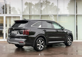 Подержанный автомобиль Kia Sorento 2021 года (5 фото)