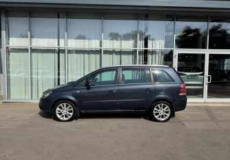 Подержанный автомобиль Opel Zafira Compactvan 2007 года (8 фото)