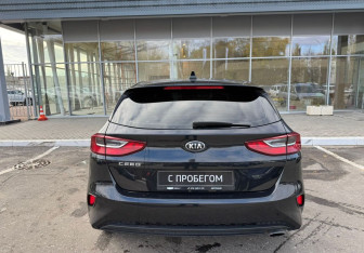 Подержанный автомобиль Kia Ceed Hatchback 2019 года (6 фото)