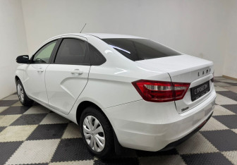 Подержанный автомобиль LADA (ВАЗ) Vesta Sedan 2017 года (7 фото)