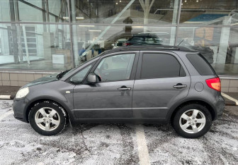 Подержанный автомобиль Suzuki SX4 Hatchback 2010 года (8 фото)