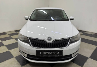 Подержанный автомобиль Skoda Rapid Liftback 2014 года (2 фото)