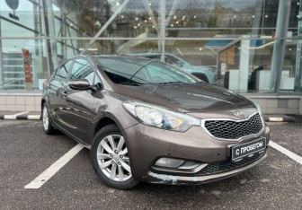 Подержанный автомобиль Kia Cerato Sedan 2014 года (3 фото)
