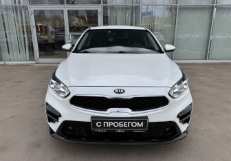 Подержанный автомобиль Kia K3 Sedan 2020 года (2 фото)