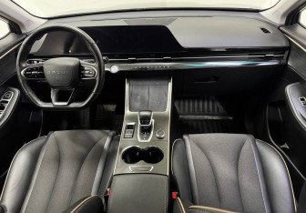 Подержанный автомобиль Omoda C5 2023 года (10 фото)