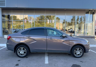 Подержанный автомобиль LADA (ВАЗ) Vesta Sedan 2018 года (4 фото)