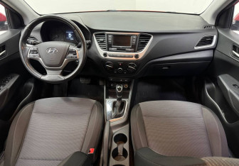 Подержанный автомобиль Hyundai Solaris Sedan 2017 года (10 фото)