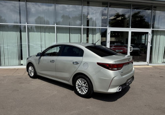 Подержанный автомобиль Kia Rio Sedan 2020 года (7 фото)
