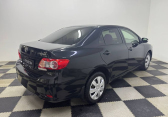 Подержанный автомобиль Toyota Corolla Sedan 2012 года (5 фото)