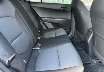Подержанный автомобиль Hyundai Creta 2019 года (11 фото)