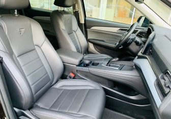 Подержанный автомобиль Haval F7 2022 года (10 фото)