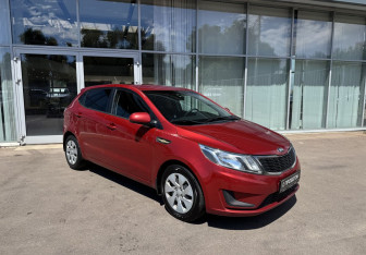 Подержанный автомобиль Kia Rio Hatchback 2014 года (3 фото)