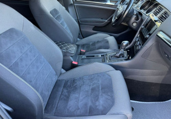 Подержанный автомобиль Volkswagen Golf Hatchback 2013 года (9 фото)