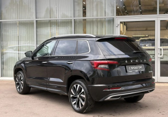 Подержанный автомобиль Skoda Karoq 2025 года (7 фото)