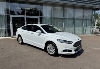 Подержанный автомобиль Ford Mondeo Sedan 2015 года (3 фото)