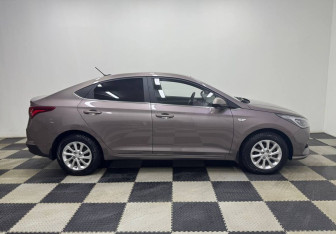 Подержанный автомобиль Hyundai Solaris Sedan 2021 года (4 фото)