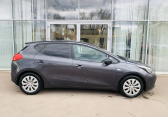Подержанный автомобиль Kia Ceed Hatchback 2013 года (4 фото)