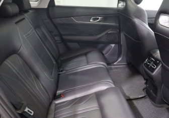 Подержанный автомобиль Changan UNI-K 2023 года (22 фото)